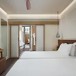 H10 Universitat (Adults Only)