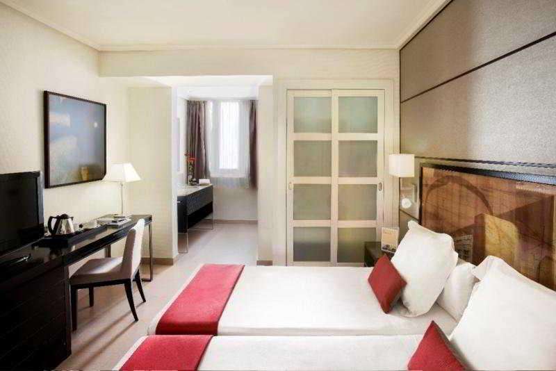 H10 Universitat (adults Only)